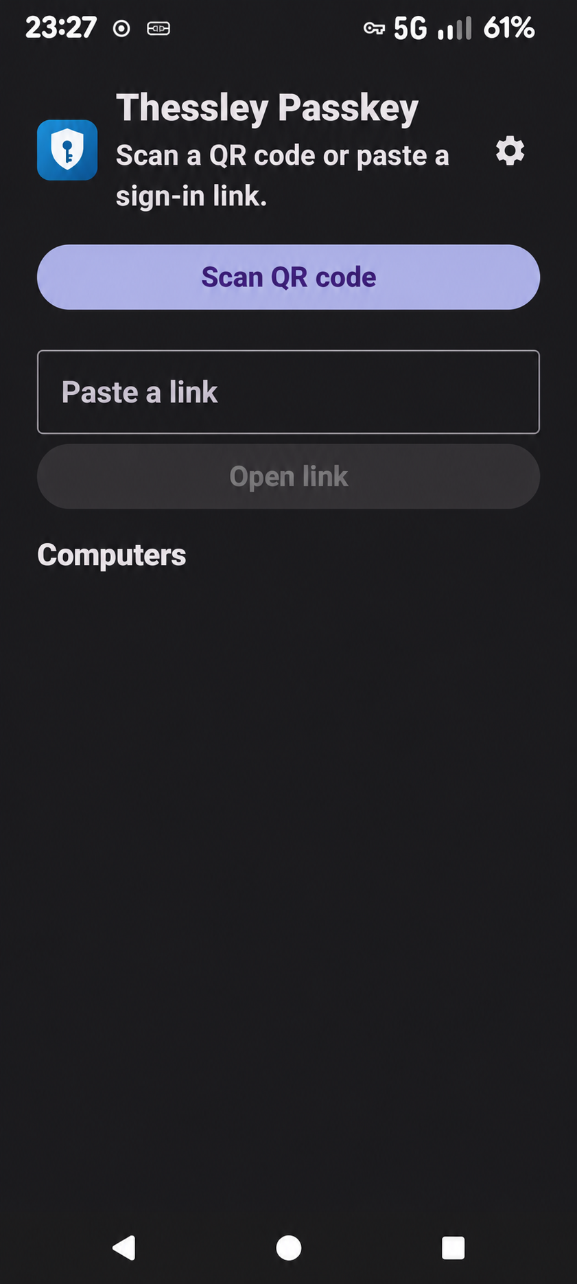 Thessley Passkey home screen with QR scanner and sign-in link field; enrolled devices hidden